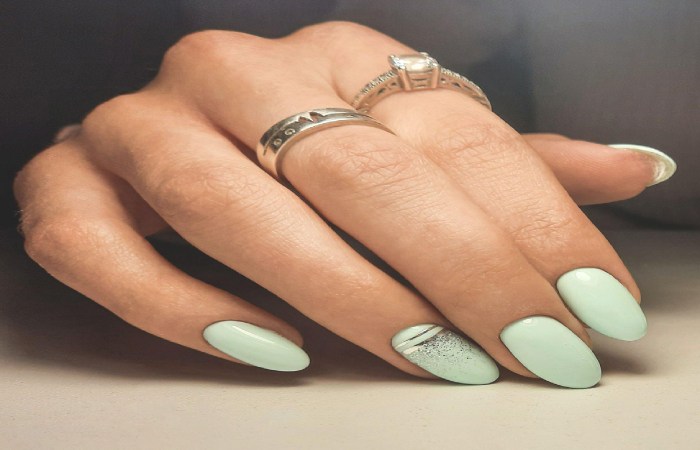 How To Shape Almond-Shaped Nails