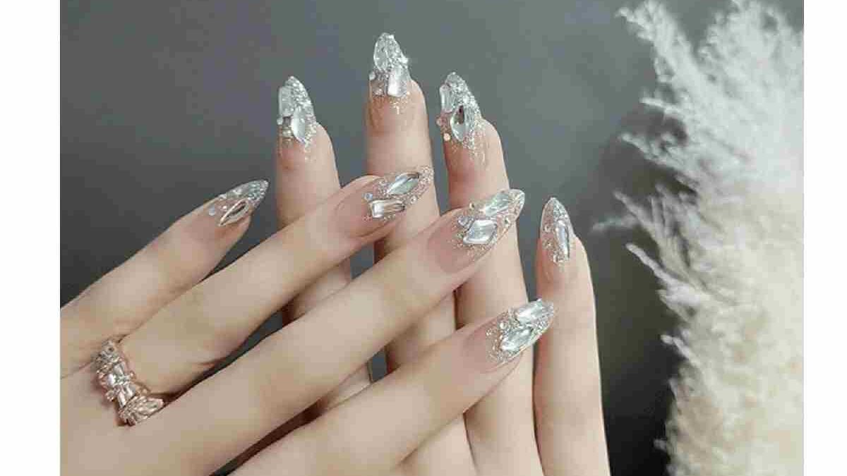 Acrylic Nails With Diamonds