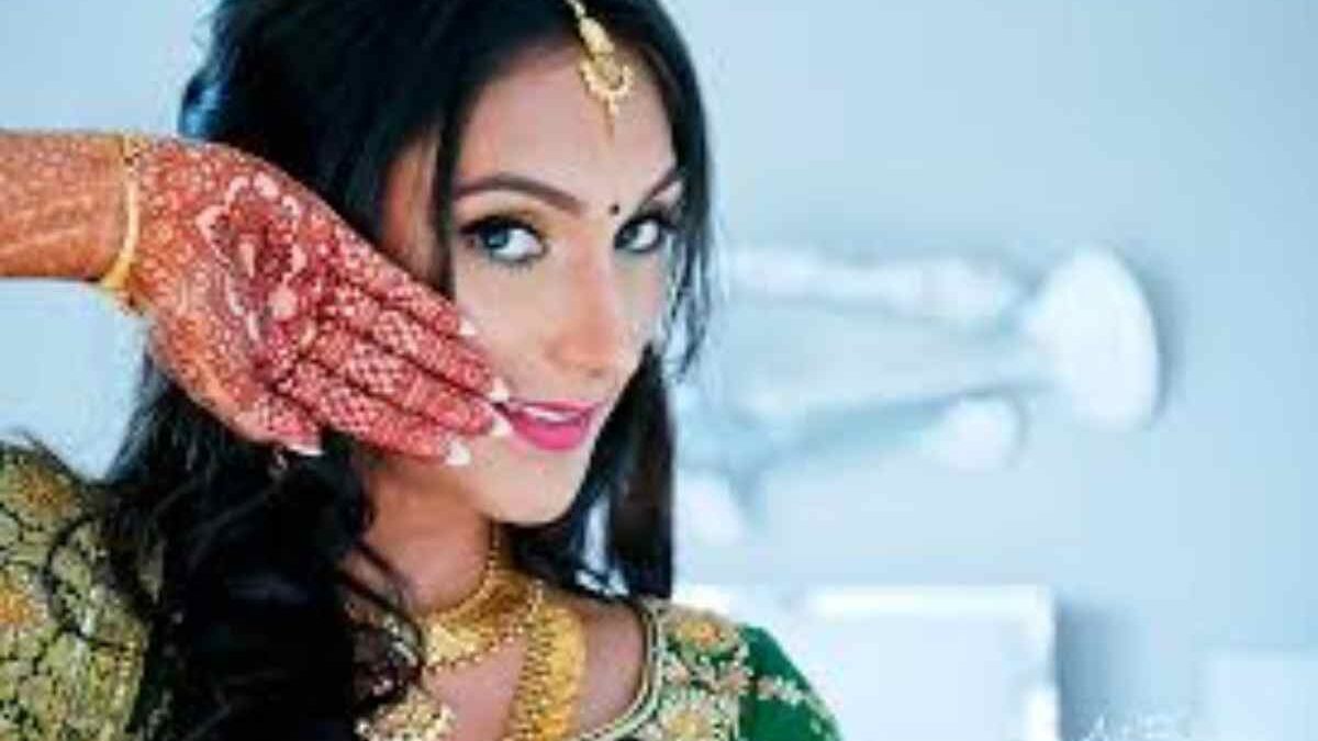 Mehndi Poses For Bride – The Complete Guide